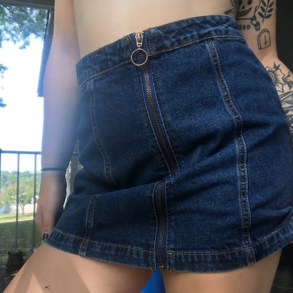 Denim/jean zip up mini skirt - Picture 1 of 3